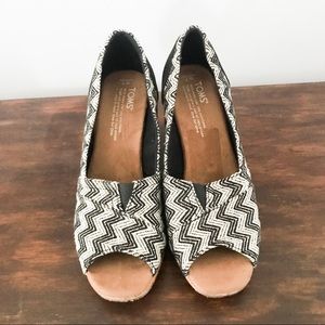 Toms Black and White Knit Wedge Heel
